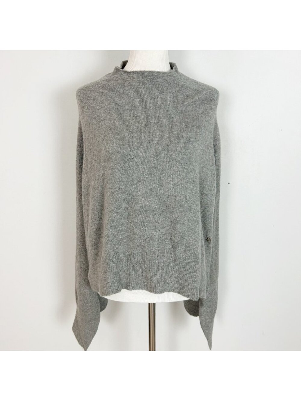 NEW Lauren Ralph Lauren Gray Poncho Sweater Cape Lambswool One Size Women's